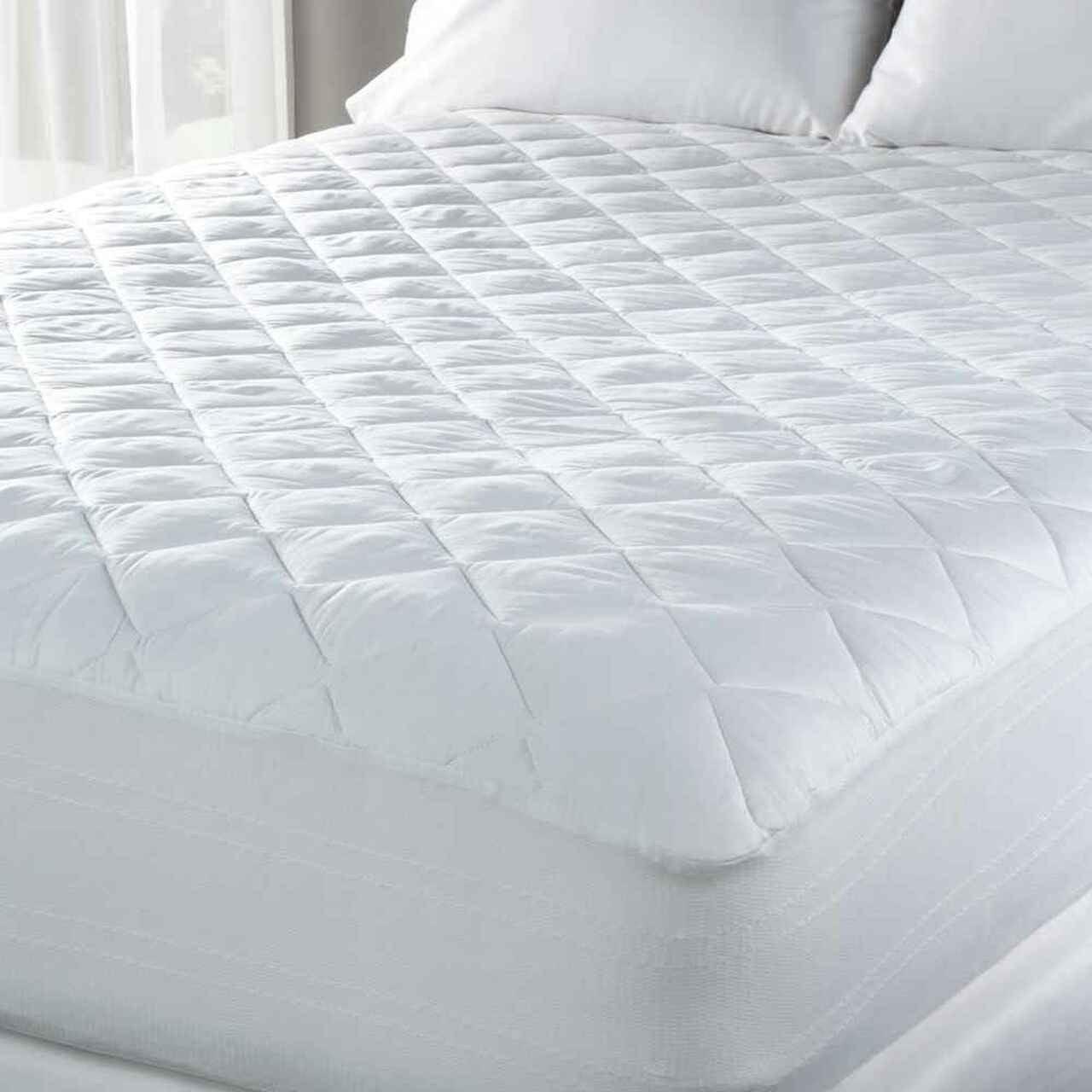 Extra Plush Down Alternative 300 Thread Count Mattress Pad (Hypoallergenic) - glomarts.shop